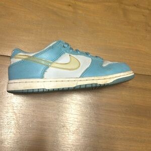 Blue dunks